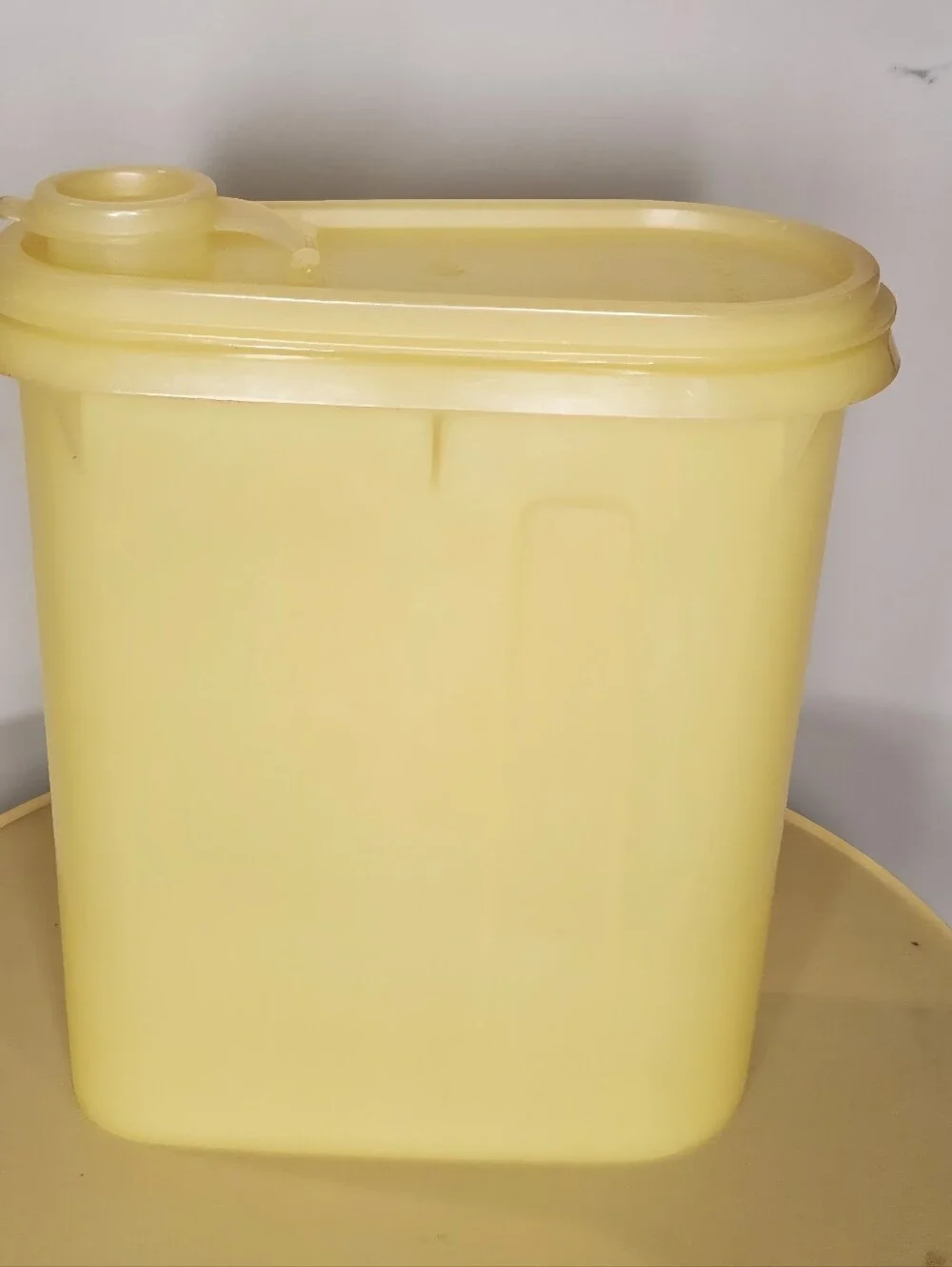Vintage Tupperware Yellow One Quart Beverage Buddy Pitcher: Slim Design 792